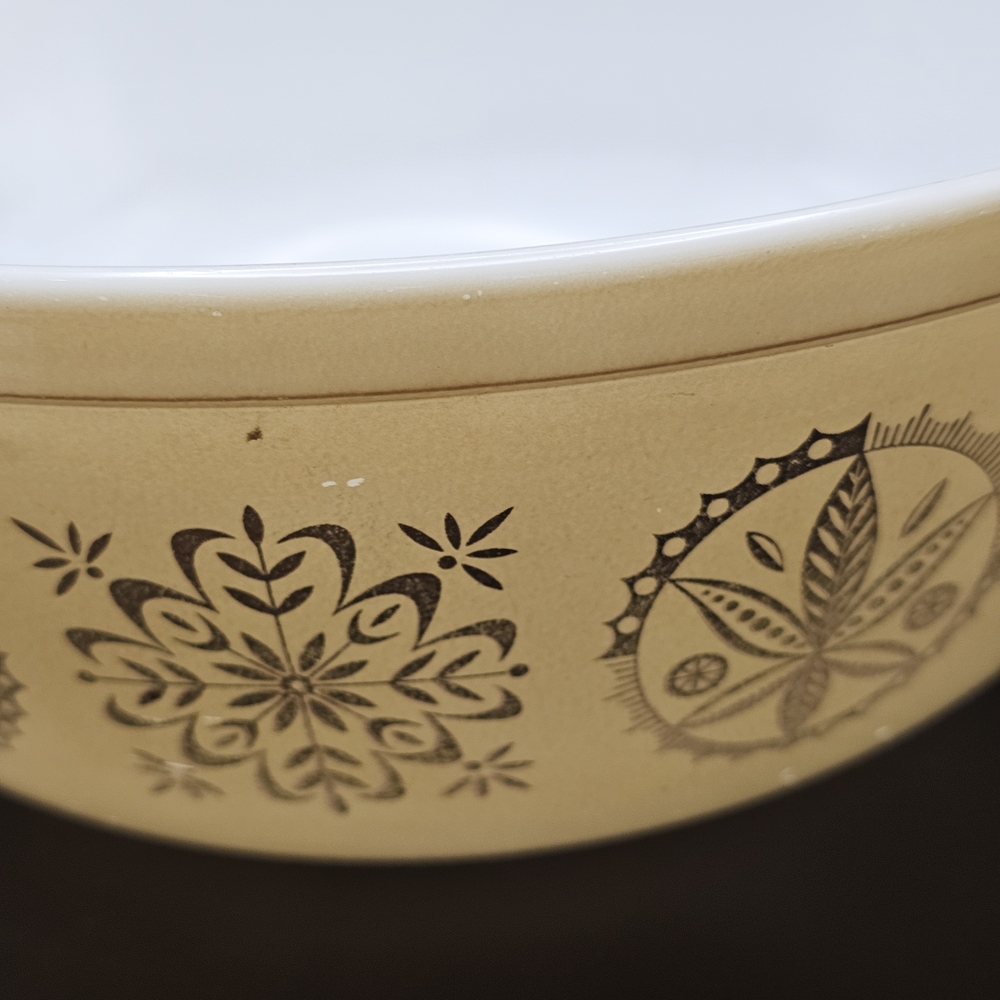 Vintage Pyrex 4 Qt. Tan Gold Hex Signs Promotional Mixing Bowl 1960s Beige 404 - Picture 4 of 14